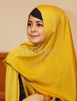 Cantiknya Risty Tagor Berhijab Syar'i