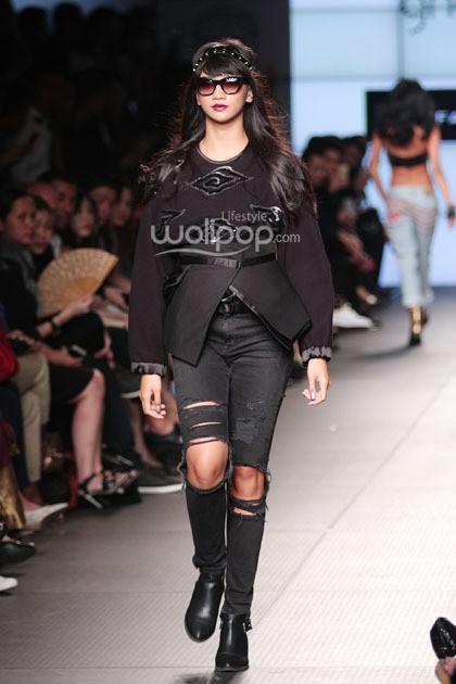Yosafat Dwi Kurniawan. Plaza Indonesia Fashion Week 2015 at Plaza Indonesia Lt.2. Jakarta. [Foto: Mohammad Abduh/Wolipop]