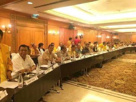 Ical Bahas Strategi Pencalonan Pilkada dengan DPD I Golkar se-Indonesia
