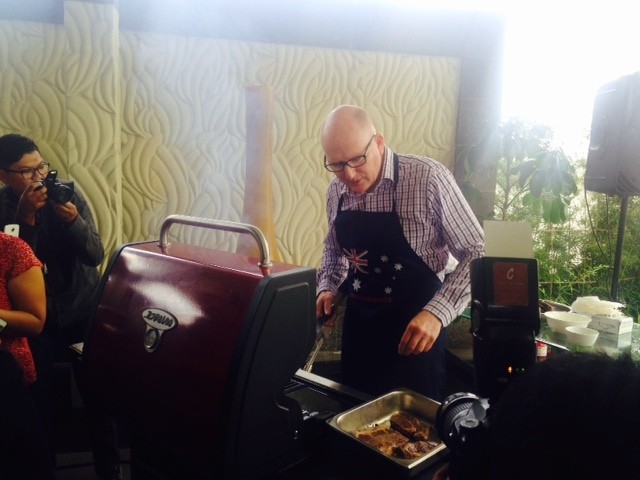 Kumpul Bareng Pengusaha Peternakan, Dubes Australia Jadi Koki Dadakan