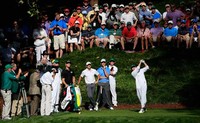 Di akhir acara, Niall juga menjajal beberapa pukulan di Augusta National Golf Club, Georgia, Amerika Serikat, pada Rabu (8/4). Andrew Redington/Getty Images/detikFoto.