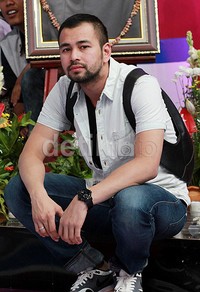 Raffi Ahmad berewokan. Pool/Gus Mun/detikFoto.