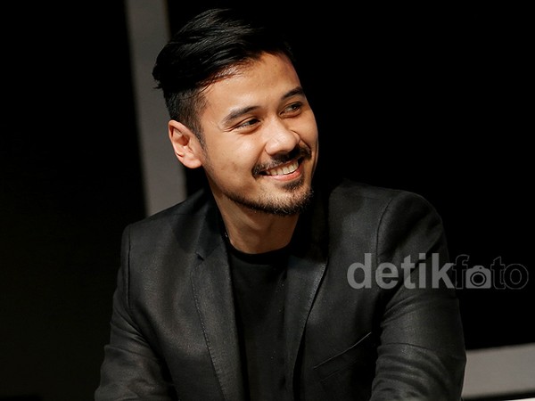 Chicco Jerikho, Cool in Black!