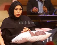 Heidy adalah kakak kelas Olga.