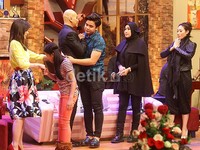Heidy dan Billy Syahputra saat mengisi acara 'Hitam Putih' Trans7 pada Rabu (8/4/2015).