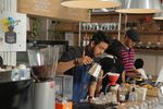Berkunjung ke Kedai 'Filosopi Kopi'