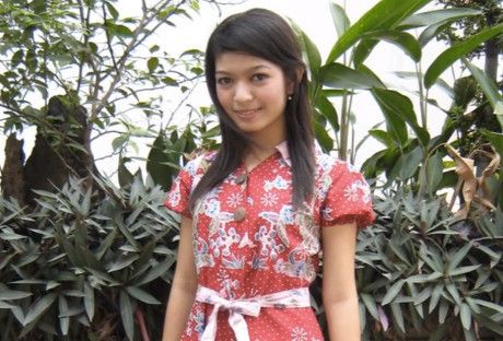 Busana Pengantin Calon Mantu Jokowi Kebaya Broken White 