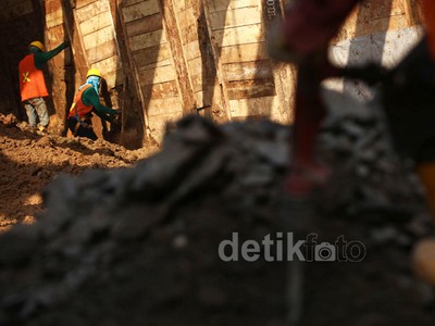 Melihat Dari Dekat Pengerjaan Proyek MRT