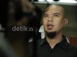 Kasus Ahmad Dhani vs Farhat Abbas Berlanjut