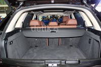 Kendaraan ini akan ditawarkan dengan harga Rp 1.149.000.000 off-the road.