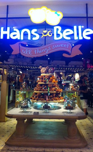 Interior Menggemaskan di Resto Hans & Belle Puri Indah Mall
