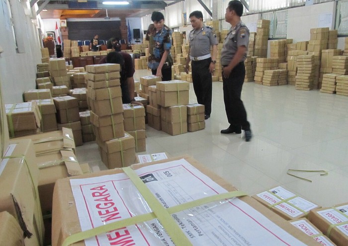 1.497 Boks Soal UN Tiba di Semarang