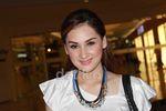 Still Hot Mom, Mona Ratuliu
