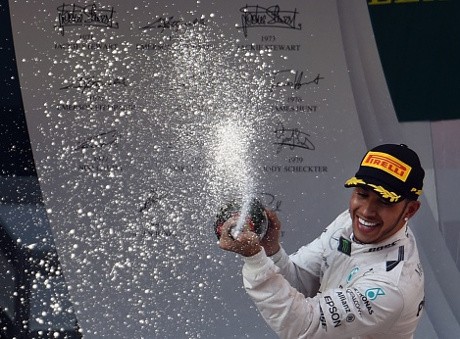 Tampil Dominan, Hamilton Samai Sebuah Catatan Ascari dan Senna