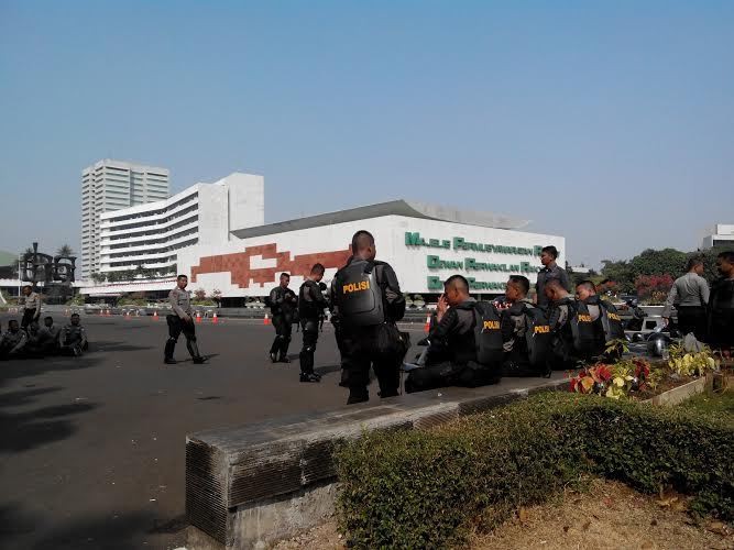 Mabes Polri Masih Kaji Usulan DPR Soal Polisi Parlemen
