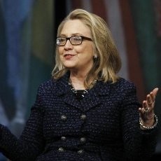 Hillary Clinton Dipuji karena Perbaiki Hubungan Global AS