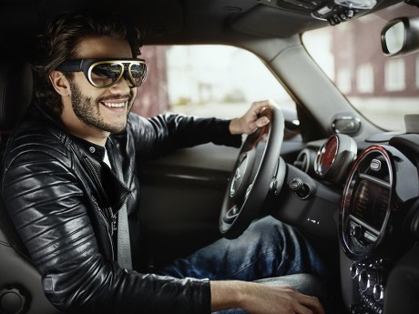 Kacamata Navigasi Canggih Buatan MINI, Lebih Keren dari Google Goggles