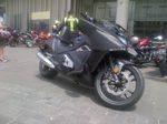 2 Moge Honda Berkeliaran di Senayan