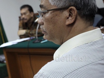 Akil Mochtar Bersaksi untuk Bonaran Situmeang