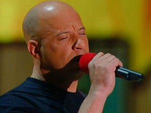 Nyanyikan Soundtrack Furious 7, Vin Diesel Bikin Haru Panggung MTV Movie Awards 2015