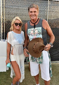 Hayley Roberts dan David Hasselhoff. Kevin Winter/Getty Images/detikFoto.