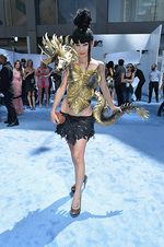 Bai Ling Jadi Naga Seksi di MTV Movie Awards 2015, Ini Fotonya!