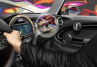 Selain itu, lensa kacamata juga akan menyajikan kecepatan mobil dan batas kecepatan maksimal yang diizinkan di jalanan yang tengah dilewati mobil. Pool/dok MINI.