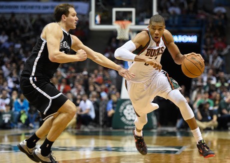 Bucks Kunci Tiket Playoff, Celtics Jaga Peluang