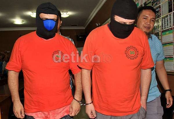 Saat Dikejar, WN Bulgaria Sempat Mengecoh dengan Buang Uang di Jalan