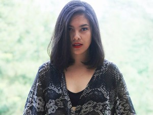 Gania Alianda, si Cantik yang Gahar di Atas Panggung