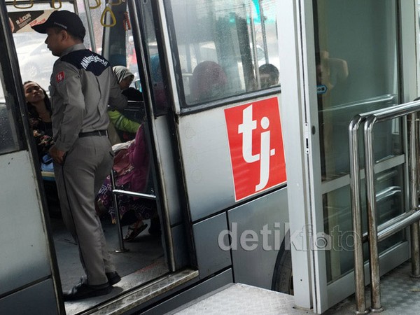 Kondisi Interior TransJ yang Tak Terawat