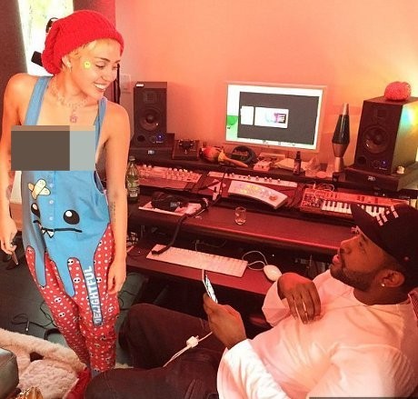 Miley Cyrus Sibuk Garap Album Baru?