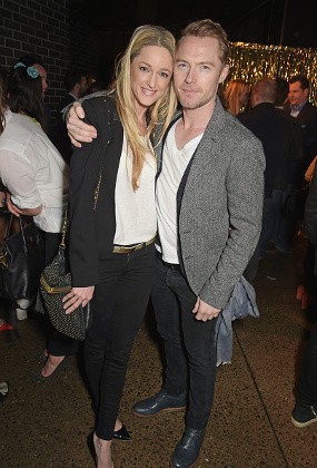 Jelang Konser di Indonesia, Ronan Keating Lamar Kekasih