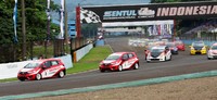 Para peserta saling kejar di ajang Honda Jazz Speed Challenge 10. Istimewa/Honda.