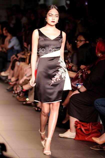 Lotuz by Yosep Sinudarsono. Plaza Indonesia Fashion Week 2015 at Plaza Indonesia Lt.2. Jakarta. [Foto: Mohammad Abduh/Wolipop]