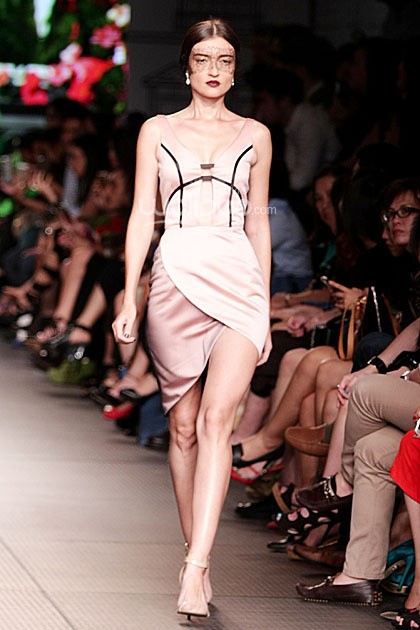 Lotuz by Yosep Sinudarsono. Plaza Indonesia Fashion Week 2015 at Plaza Indonesia Lt.2. Jakarta. [Foto: Mohammad Abduh/Wolipop]