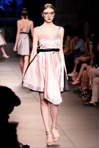 Lotuz by Yosep Sinudarsono. Plaza Indonesia Fashion Week 2015 at Plaza Indonesia Lt.2. Jakarta. [Foto: Mohammad Abduh/Wolipop]