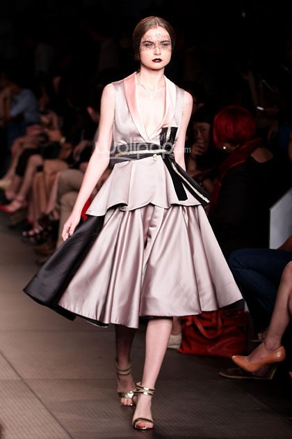 Lotuz by Yosep Sinudarsono. Plaza Indonesia Fashion Week 2015 at Plaza Indonesia Lt.2. Jakarta. [Foto: Mohammad Abduh/Wolipop]