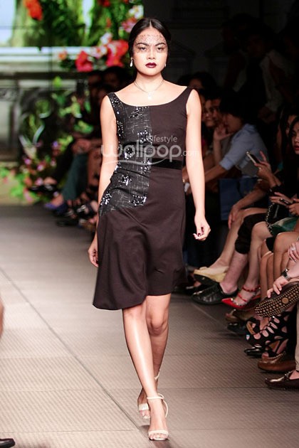 Lotuz by Yosep Sinudarsono. Plaza Indonesia Fashion Week 2015 at Plaza Indonesia Lt.2. Jakarta. [Foto: Mohammad Abduh/Wolipop]