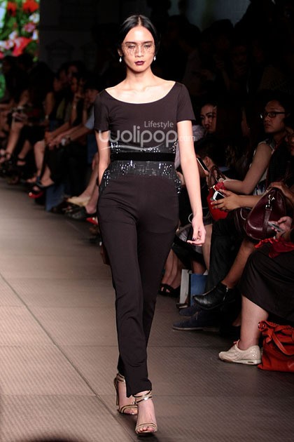 Lotuz by Yosep Sinudarsono. Plaza Indonesia Fashion Week 2015 at Plaza Indonesia Lt.2. Jakarta. [Foto: Mohammad Abduh/Wolipop]