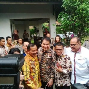 Persiapan Uji Kelayakan, Rombongan Komisi III Tiba di Rumah Komjen Badrodin