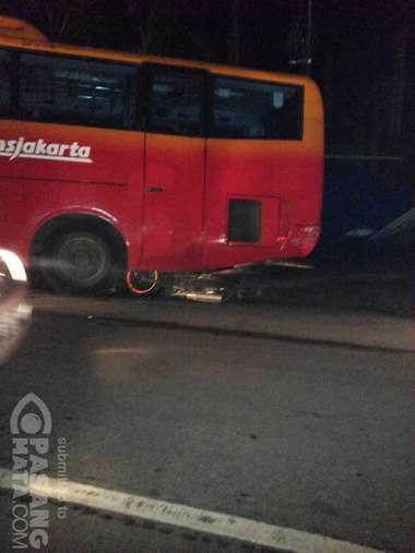 TransJ Kecelakaan di Jagakarsa, Lalin Macet Parah