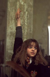 Emma Watson mengawali kariernya sebagai aktris lewat film 'Harry Potter' dan berperan sebagai Hermione Granger. (Dok. Warner Bros.)