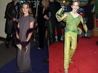 Penampilan Emma Watson di premiere film 'Harry Potter And The Sorcerer's Stone' di London dan New York pada 2001 silam. Dave Benett/Getty Images; George De Sota/Getty Images)