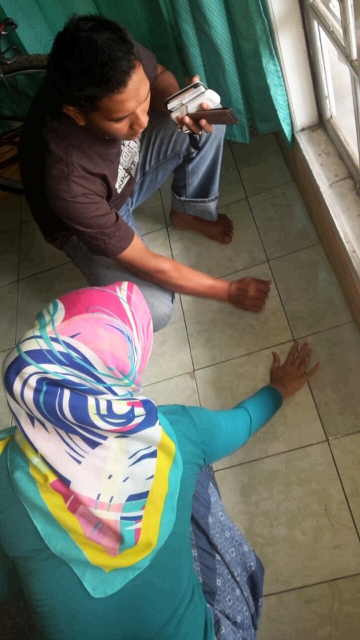 Tedjo Heran Lantai Rumahnya Mendadak Pancarkan Hawa Panas, Warga Heboh