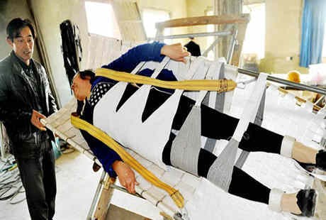 Seorang Petani di Tiongkok Temukan Mesin untuk Hilangkan Batu Ginjal