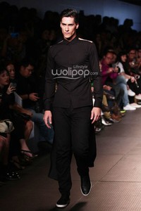 Albert Yanuar. Plaza Indonesia Fashion Week 2015 at Plaza Indonesia Lt.2. Jakarta. [Foto: Mohammad Abduh/Wolipop]