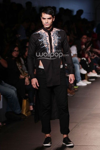 Albert Yanuar. Plaza Indonesia Fashion Week 2015 at Plaza Indonesia Lt.2. Jakarta. [Foto: Mohammad Abduh/Wolipop]