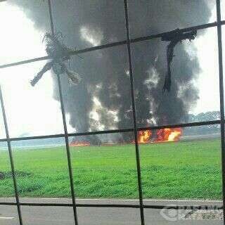 Boom! Terdengar Ledakan Kencang Sebelum Jet Tempur F-16 Terbakar