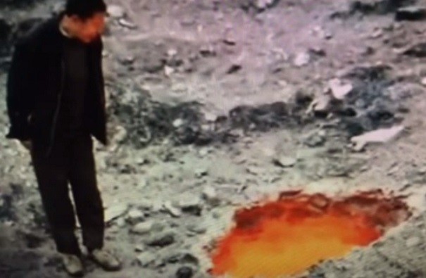 Heboh! Ditemukan Gerbang Neraka di Tiongkok